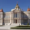 На виборах президента Румунії за першими прогнозами лідирує проєвропейський кандидат Нікушор Дан