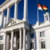 Трамп привітав Мерца з "канцлерством" через виступ Вeнса: що відомо
