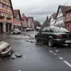 У Німеччині п'яний водій протаранив вуличний ліхтар та паркан: поліція проводить розслідування
