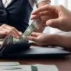 Мати врятувала 21-річного сина від арешту, сплативши його штраф у Німеччині