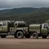 Німецький політик привіз до Києва вантажівки та позашляховики: що отримала Україна від Німеччини