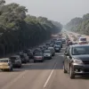 Слон на автомагістралі в Індії: Тварина спричинила паніку та затор