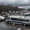 Масштабна ДТП у Німеччині: Мікроавтобус проїхав на червоне світло та врізався в автобус, є постраждалі