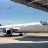 Інцидент в аеропорту Ханоя: Крило Boeing пошкодило хвіст Airbus, 380 пасажирів у безпеці