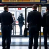 У Мюнхені затримали жінку, яка намагалася провезти 18-річну доньку за дитячим квитком