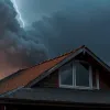 Удар блискавки спричинив масштабну пожежу в будинку в Техасі: є постраждалі