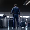 Митниця Німеччини вилучила сумку зі шкіри крокодила з головою та лапами: Подарунок для дружини обернувся кримінальною справою