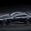 У Німеччині Mercedes-AMG "злетів" з траси та впав на парковку: троє постраждалих, поліція підозрює перегони