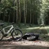 У Саарбрюккені велосипедистка на електробайку збила жінку і втекла з місця ДТП