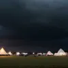 Фестиваль Rock am Ring накриє негода: Сильний дощ, штормовий вітер та багнюка на сцені в Німеччині