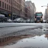 Вантажівка загубила тисячі пляшок пива та лимонаду на дорозі у Німеччині