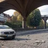 У Фрайбурзі з мосту кидали каміння в автомобілі, є пошкодження