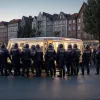 Масова бійка у Шверіні (Німеччина): майже 150 учасників біля зупинки трамвая, є поранені
