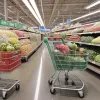 Чи подешевшали продукти в супермаркетах? Опитування покупців розкриває правду