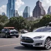 Хаос під час тестування роботаксі Tesla: Екстрені гальмування, виїзди на зустрічну та розслідування регулятора США
