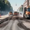 Найспекотніша робота: у Берліні дорожники кладуть асфальт при +236°C під час аномальної спеки