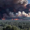 Масштабна лісова пожежа біля Марселя: закрито аеропорт, вогонь наближається до міста