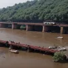 В Індії обвалився міст під час години пік: щонайменше 10 загиблих у Гуджараті