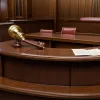 Суд над Христиною Блок у справі про викрадення дітей призупинено через 54 хвилини через конфлікт інтересів