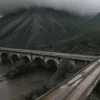 На Сицилії міст почав руйнуватися під колесами автомобілів під час потужної зливи