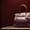 Розкрито ім'я анонімного покупця легендарної Birkin Bag за 8,6 млн євро