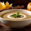Осінній Рецепт: Вершковий Каштановий Суп з Чебрецем та Яблуком