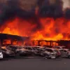 Пожежа в автосалоні: Згоріло сім автомобілів