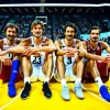 Норвезький бізнесмен Björn Gulden сидить позацієно з Müller і Hummels на гру в NBA